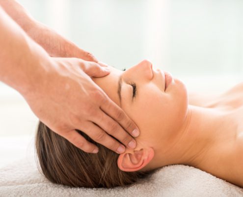 Massage gegen Kopfschmerzen